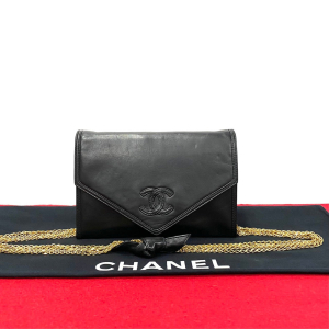 CHANEL Shoulder Bag lambskin black