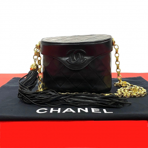 CHANEL Shoulder Bag lambskin black Matrasse