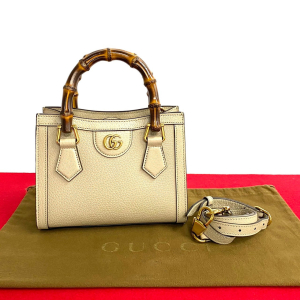 GUCCI Shoulder Bag leather beige Diana Mini Tote
