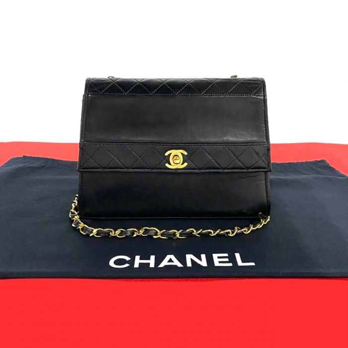 CHANEL Shoulder Bag lambskin black Matrasse