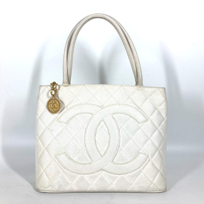CHANEL Tote Bag A01804 Caviar skin white quilting matelasse CC COCO Ma