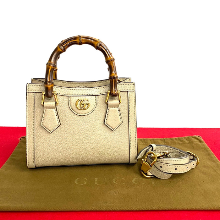 GUCCI Shoulder Bag leather beige Diana Mini Tote
