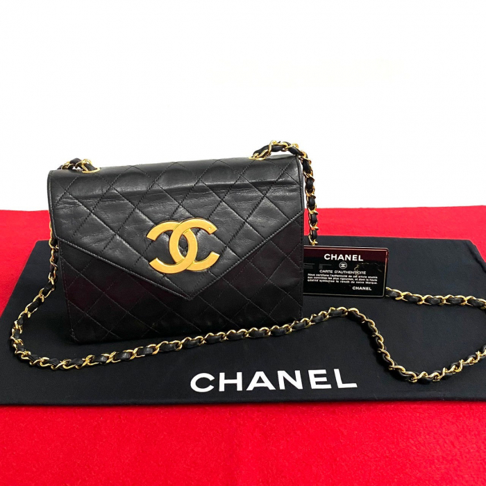 CHANEL Shoulder Bag leather black