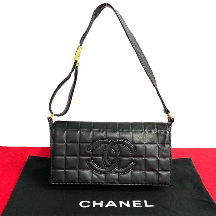 CHANEL Shoulder Bag leather black Chocolate bar
