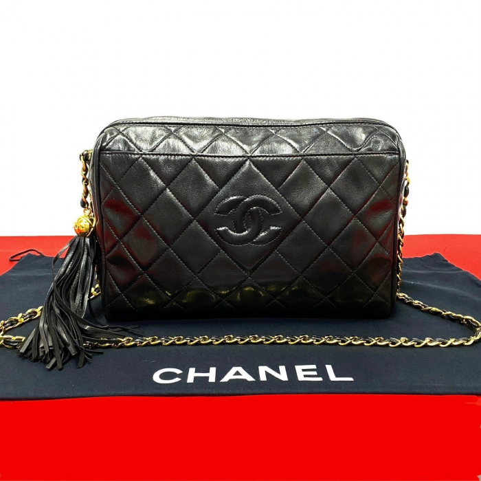 CHANEL Shoulder Bag lambskin black Matrasse