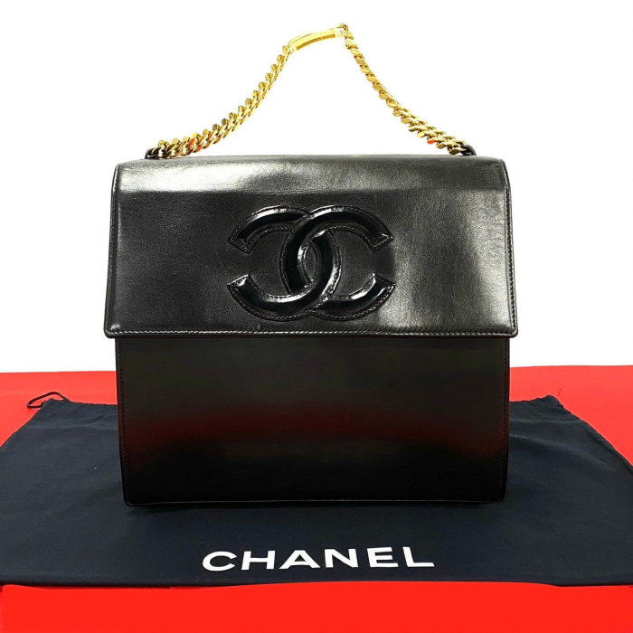 CHANEL Handbag lambskin black
