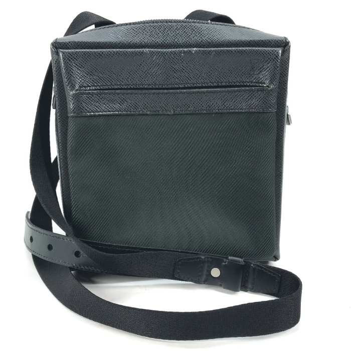 LOUIS VUITTON Shoulder Bag M30902 Taiga Leather